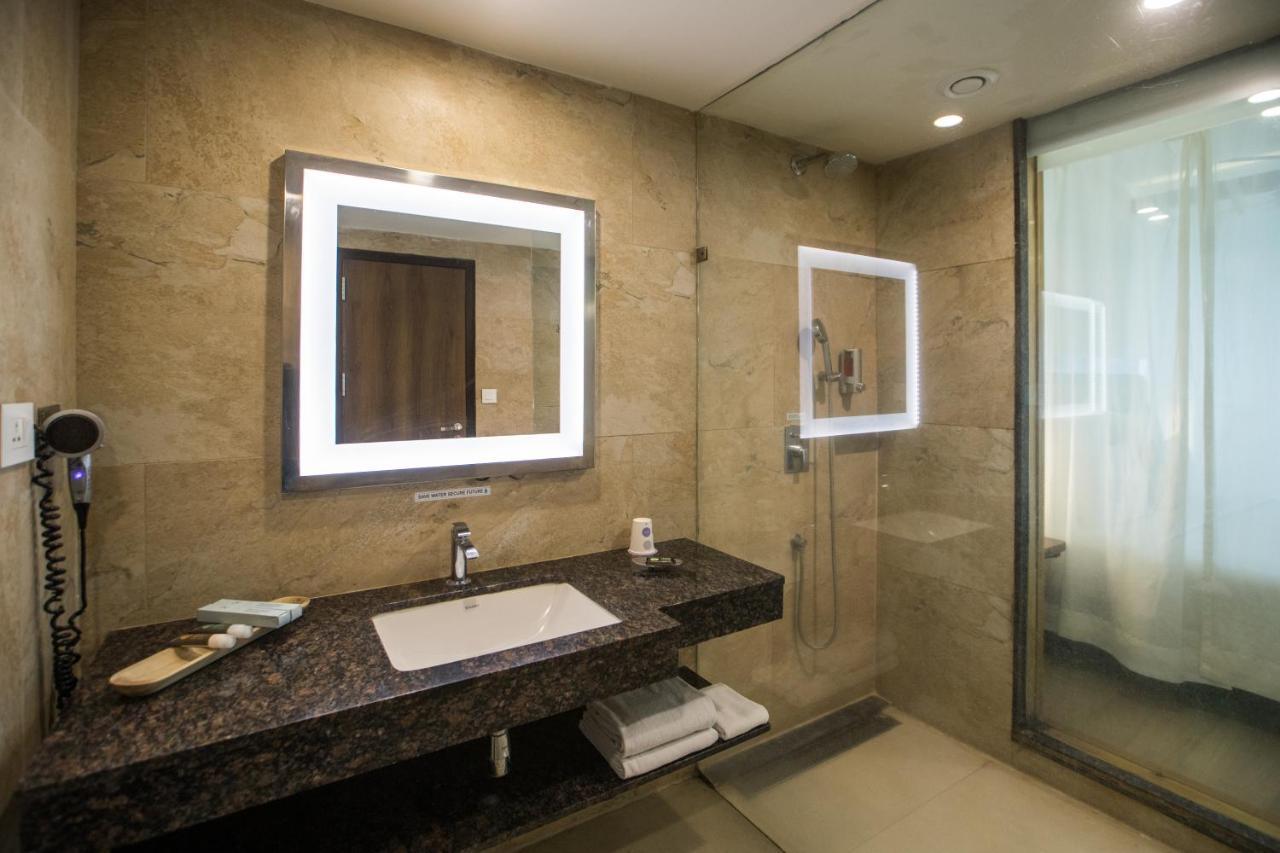 The Bheemli Resort Managed By Accorhotels 비사카파트남 외부 사진