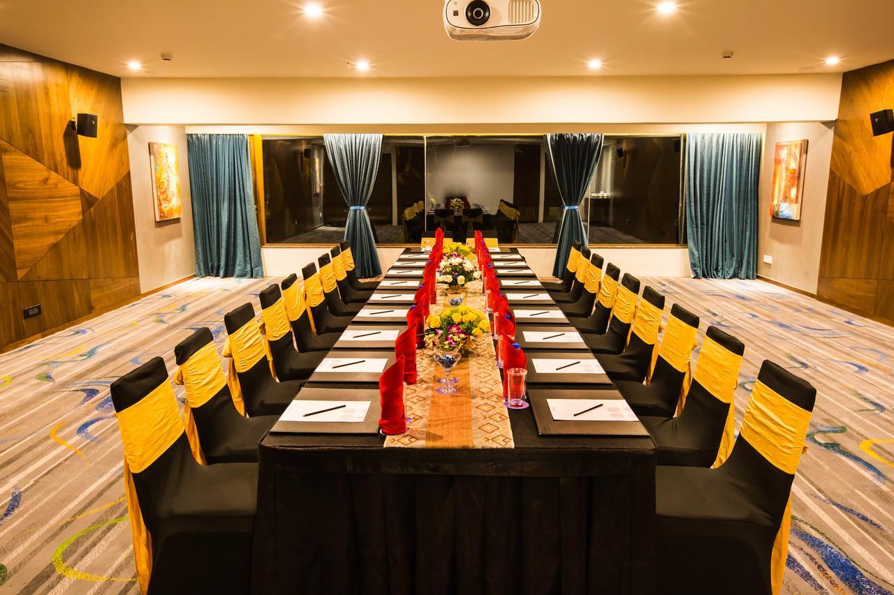 The Bheemli Resort Managed By Accorhotels 비사카파트남 외부 사진